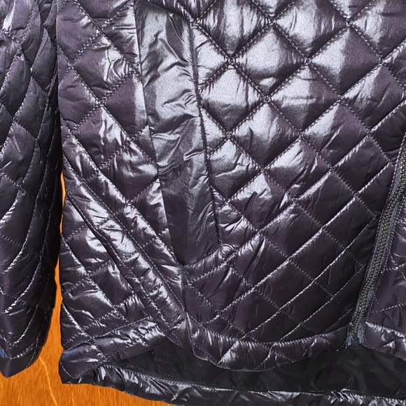 ♠️NWT BCBG MaxAzria  Feather Free Eco-Friendly Fill Light Jacket w/Hood - Picture 5 of 7